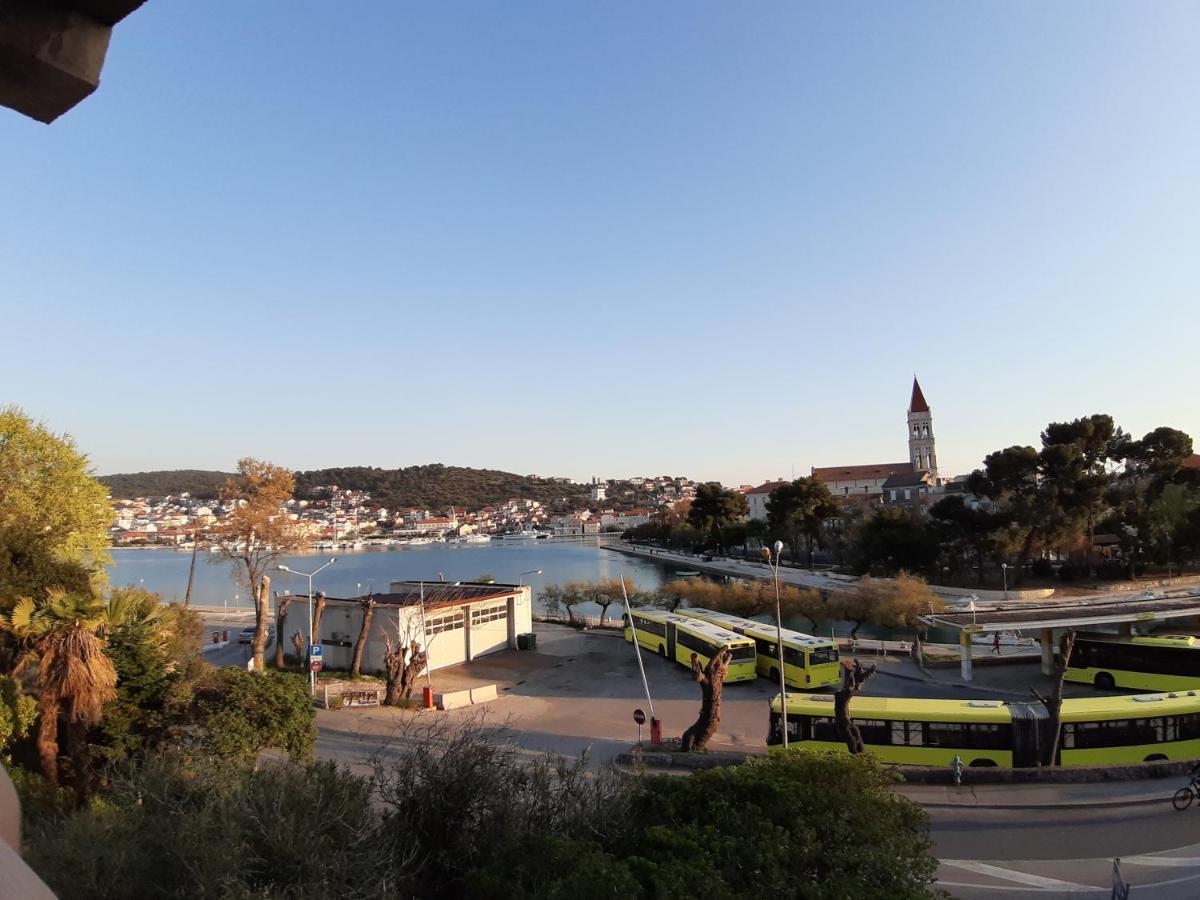 Apartman Petrovic City Center Trogir Exteriör bild