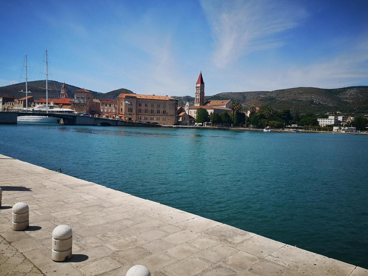Apartman Petrovic City Center Trogir Exteriör bild