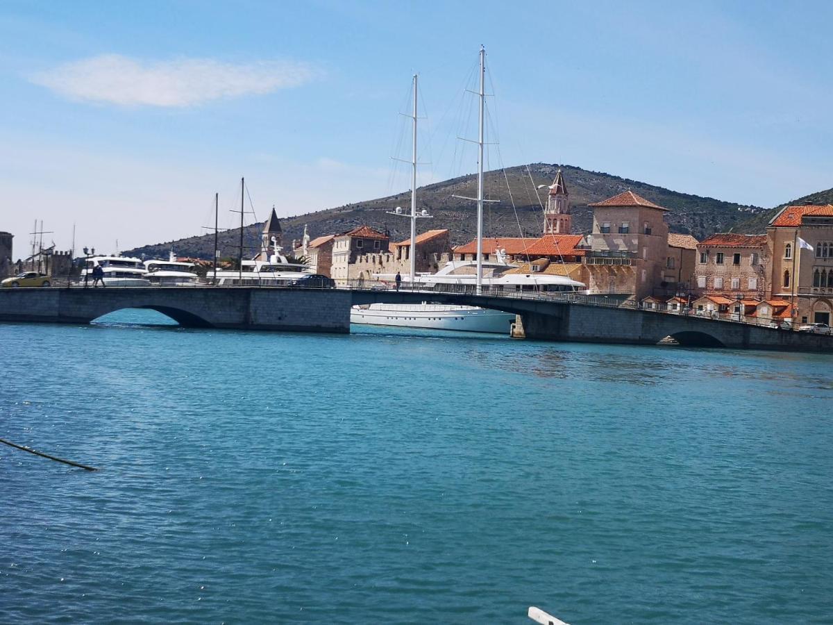Apartman Petrovic City Center Trogir Exteriör bild