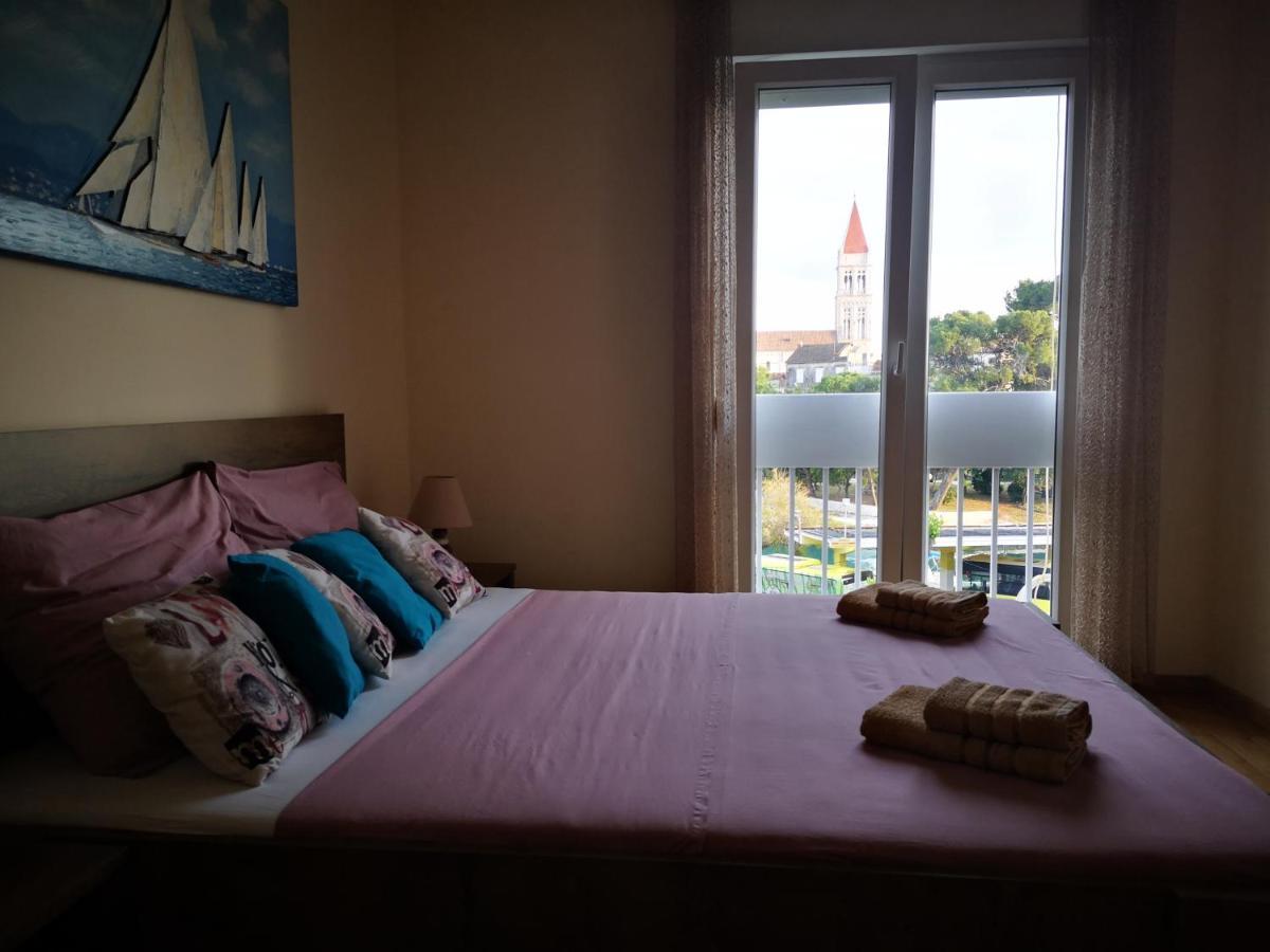 Apartman Petrovic City Center Trogir Exteriör bild