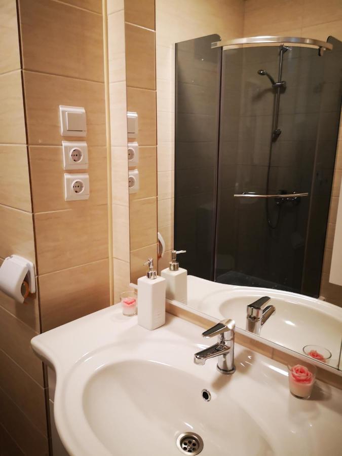 Apartman Petrovic City Center Trogir Exteriör bild