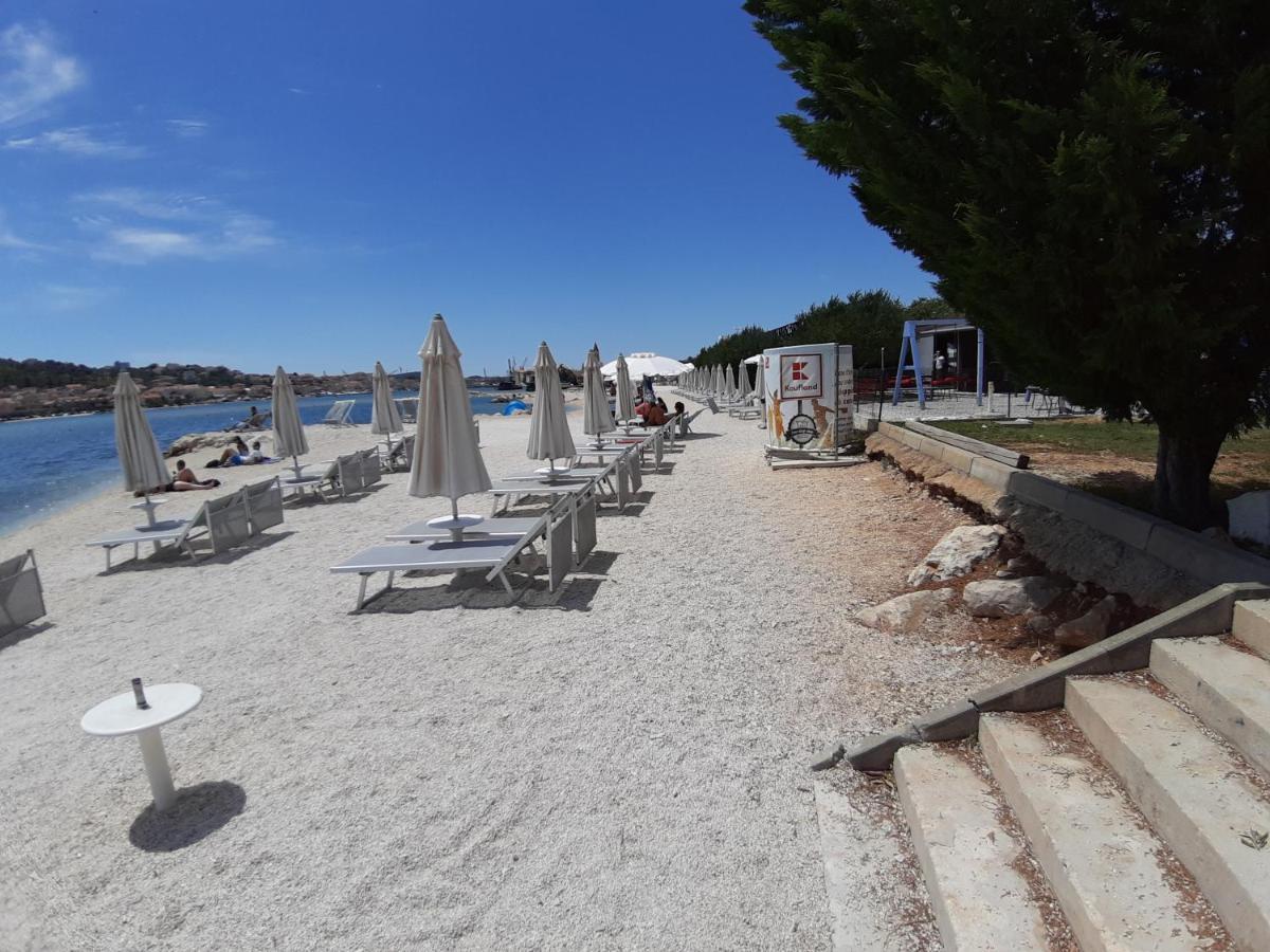 Apartman Petrovic City Center Trogir Exteriör bild